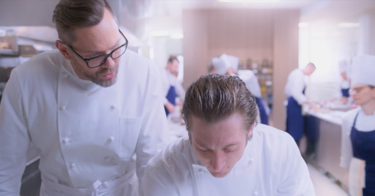 The Bear Season 1 Review - Intensity